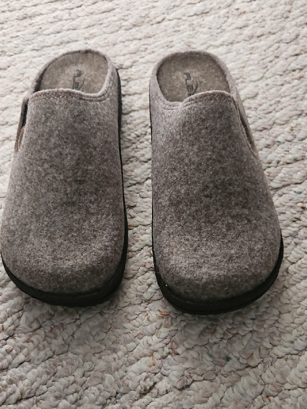 NWT Flexus Spring Step Cozily Womens Slipper Size 9